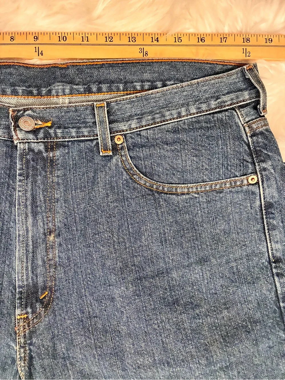 Levi’s 550 Sz 36 Relaxed Fit Mens Jean Shorts